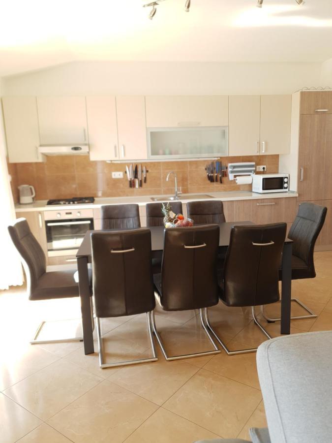 Apartment Tomo Makarska Eksteriør billede