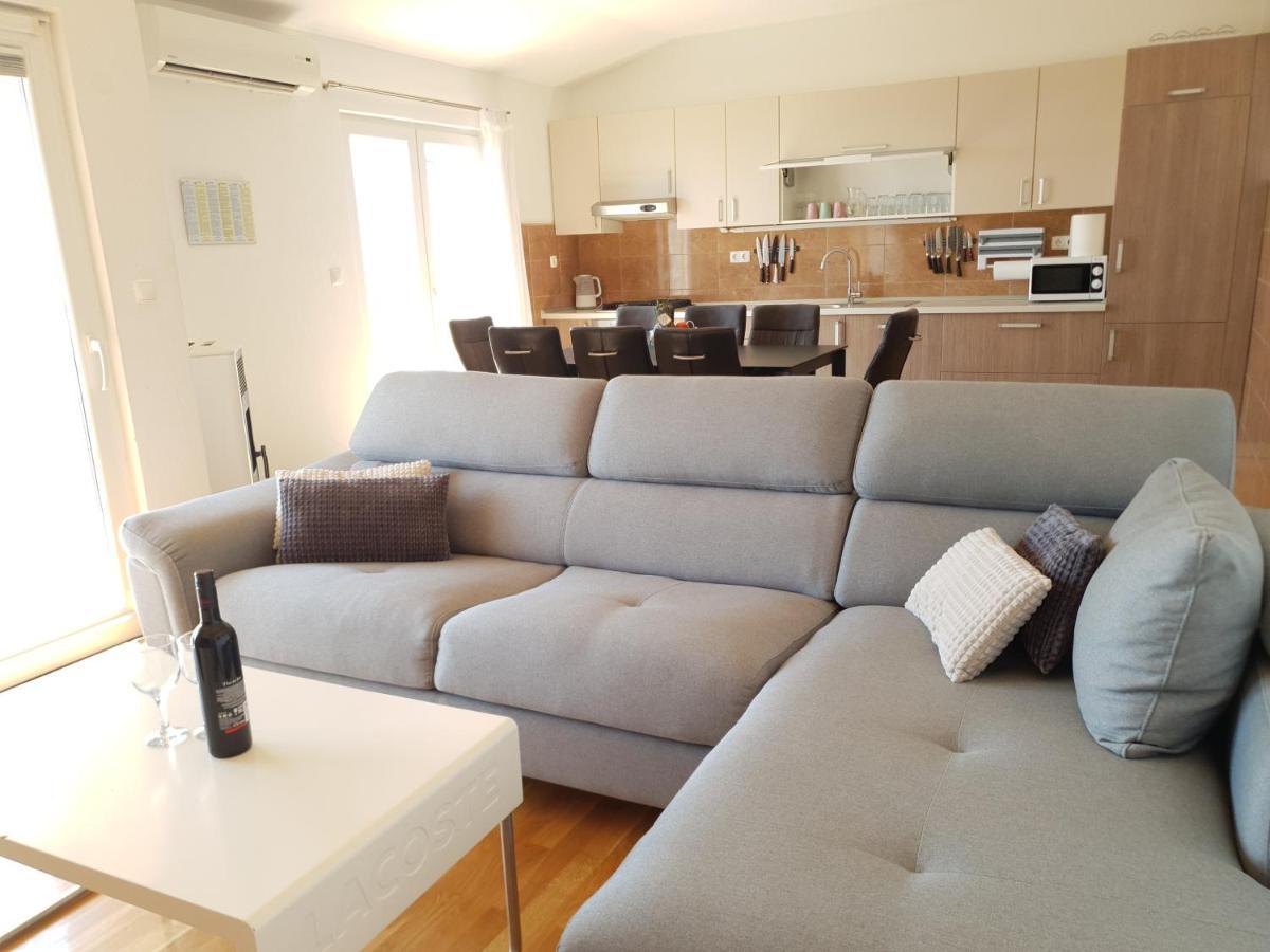 Apartment Tomo Makarska Eksteriør billede